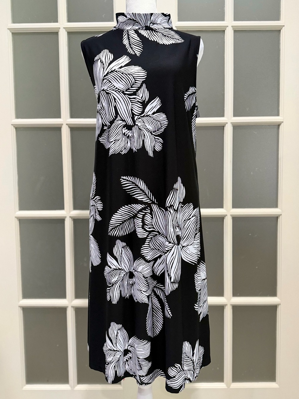 Chico’s Black & White Floral Sleeveless Mock Neck Dress